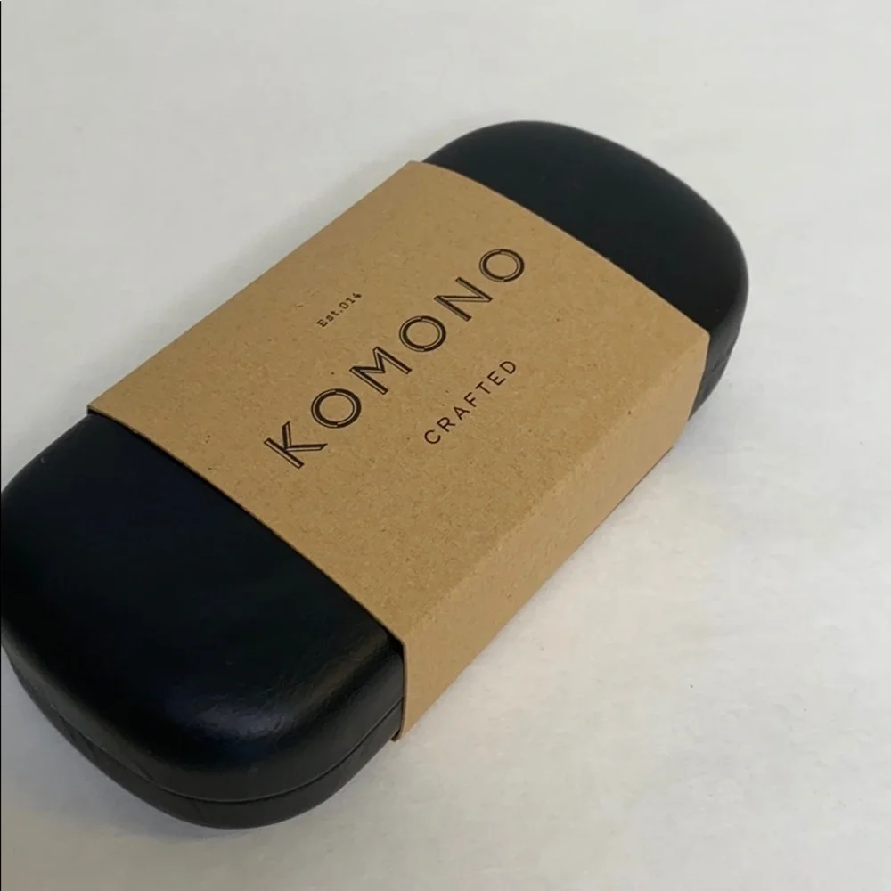 NEW KOMONO Lulu glossy black sunglasses  🕶